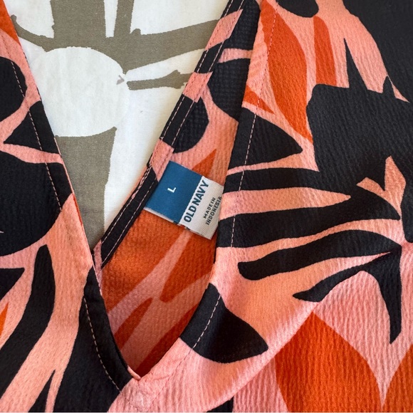 Old navy satin tank - Picture 6 of 6